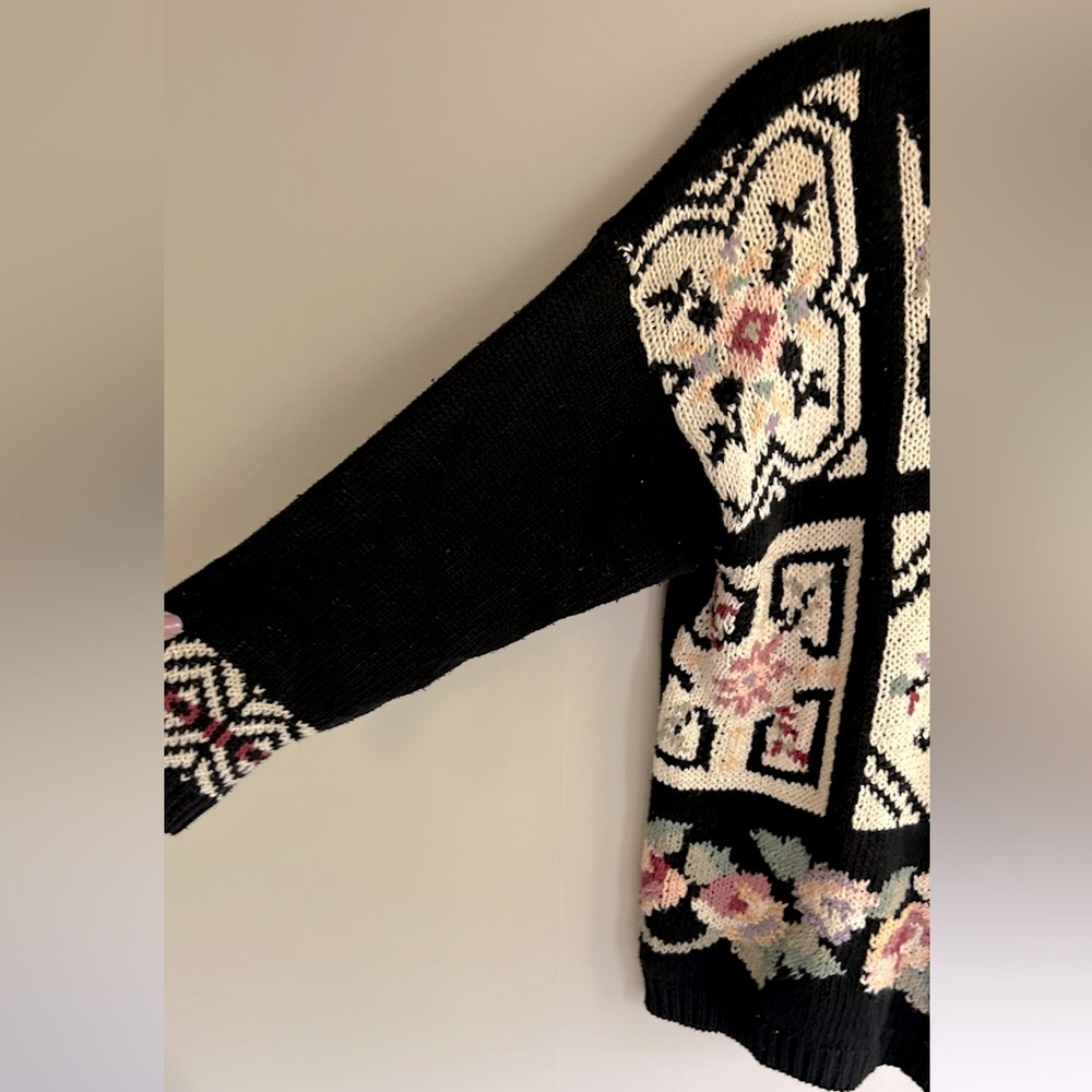 VINTAGE 90S HEIRLOOM COLLECTIBLES Chunky Floral Sweater Cottage Whimsigoth Sz M - Picture 4 of 10